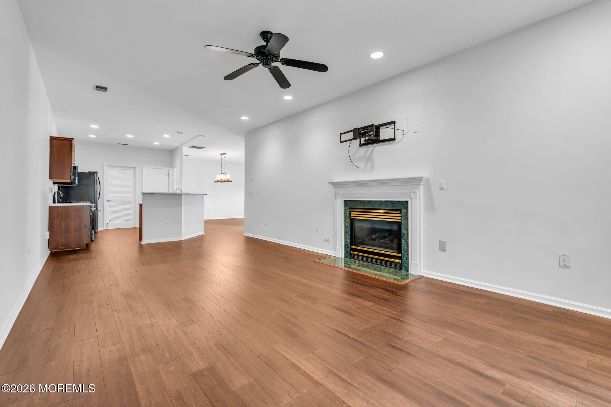 122 Greenlawns Drive Lakewood NJ 08701