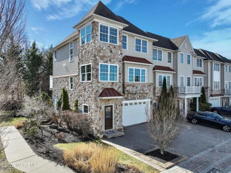 12 White Oak Lane Aberdeen NJ 07747