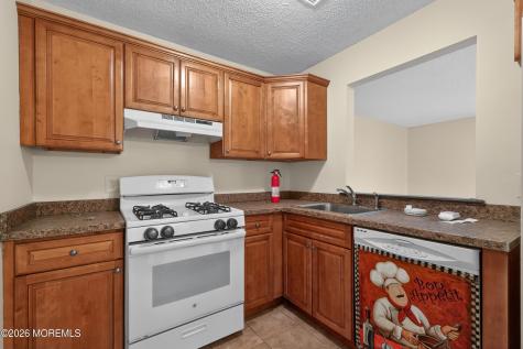 2101 Bayhead Drive Parlin NJ 08859