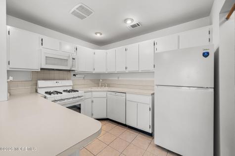 8 Lafayette Court North Brunswick NJ 08902