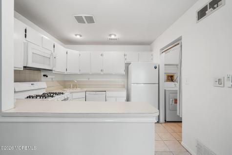 8 Lafayette Court North Brunswick NJ 08902