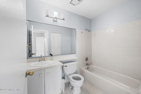 8 Lafayette Court North Brunswick NJ 08902