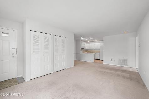 8 Lafayette Court North Brunswick NJ 08902