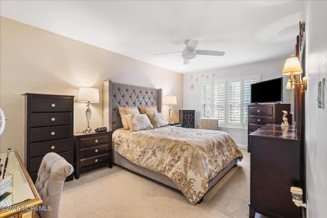 906 Wellington Place Matawan NJ 07747