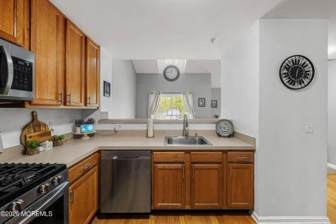 30 Oxford Court Englishtown NJ 07726