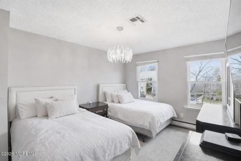 147 Stratford Place Lakewood NJ 08701