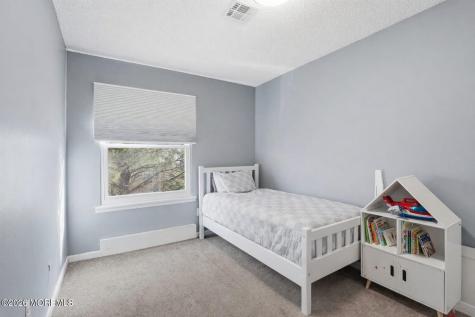 147 Stratford Place Lakewood NJ 08701