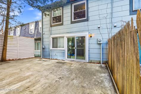 147 Stratford Place Lakewood NJ 08701