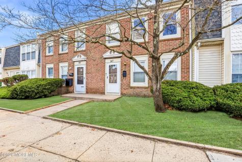 147 Stratford Place Lakewood NJ 08701