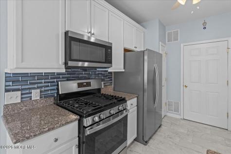 128 Melanie Way Manahawkin NJ 08050