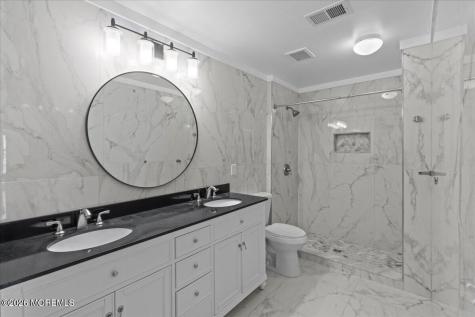 128 Melanie Way Manahawkin NJ 08050