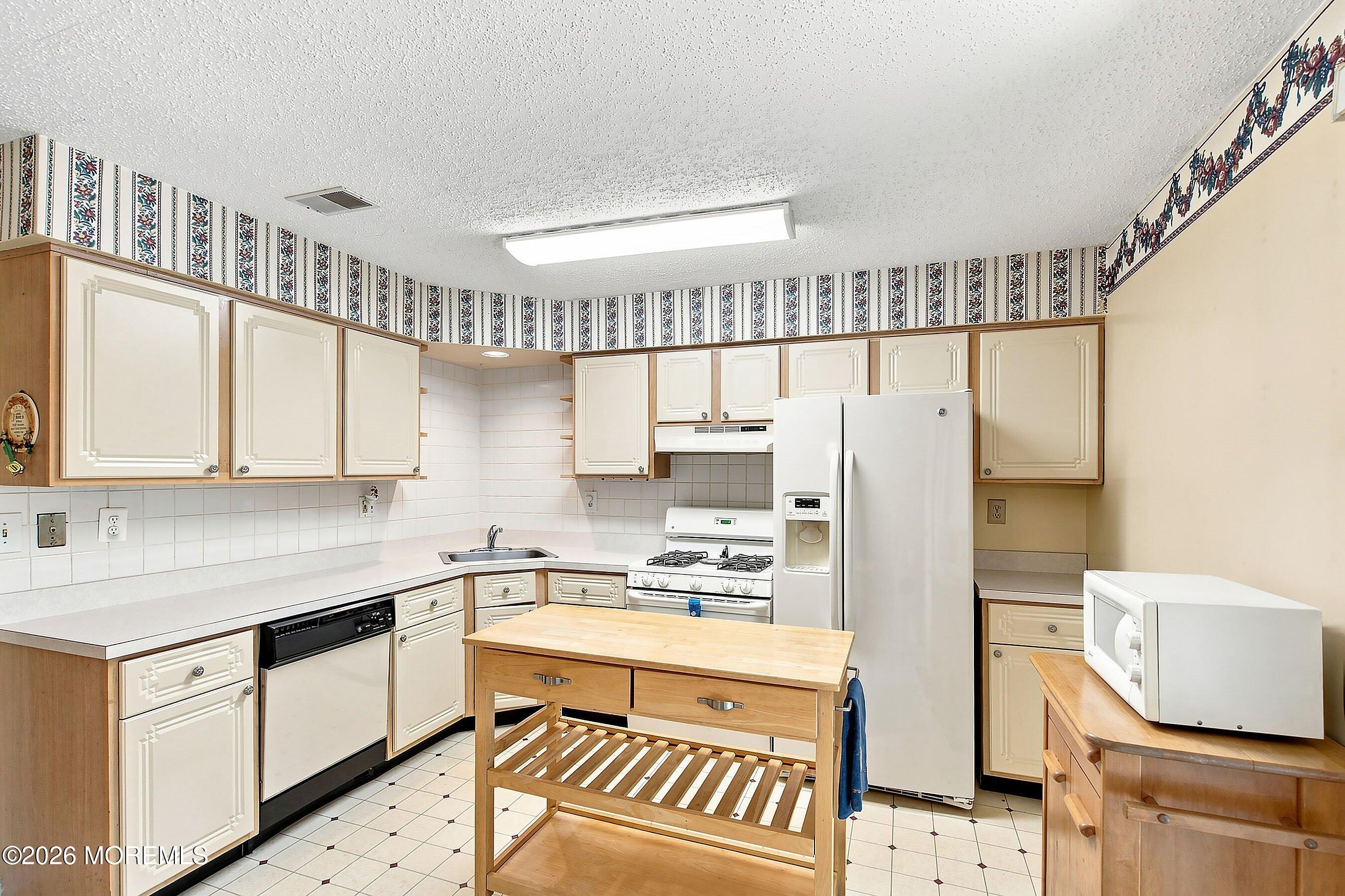 25 Wyeth Drive Freehold NJ 07728