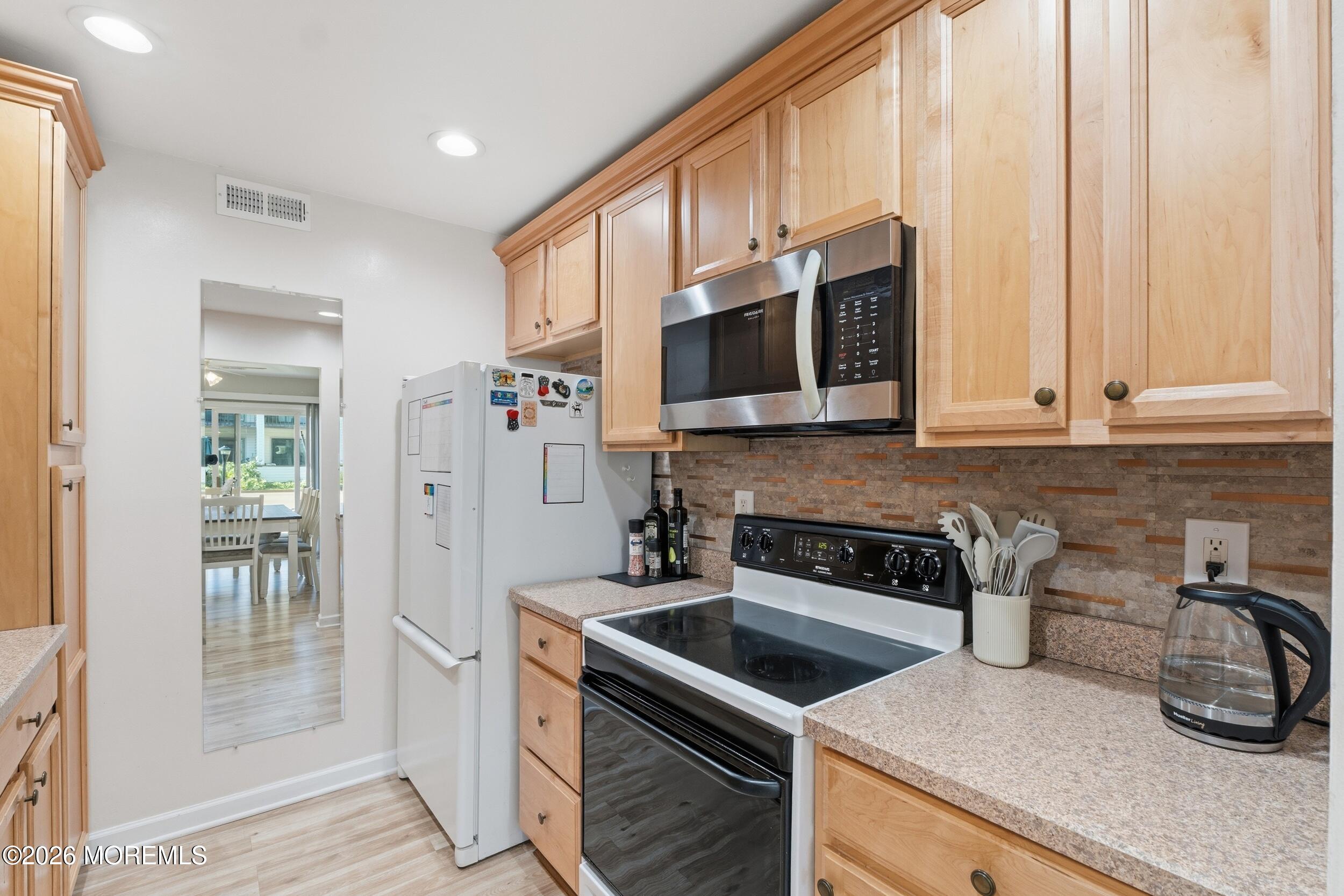 5 Avon Drive E East Windsor NJ 08520