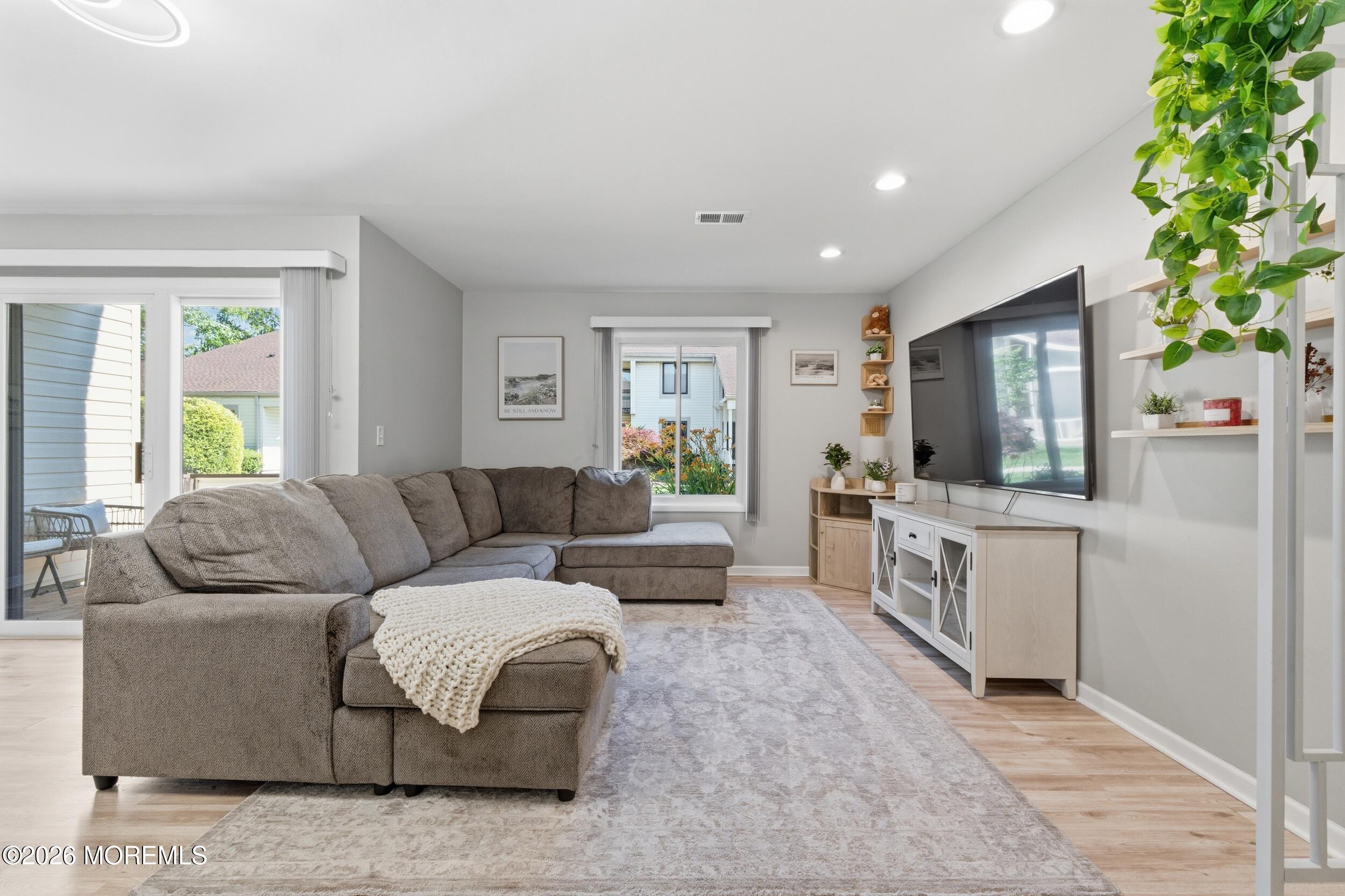 5 Avon Drive E East Windsor NJ 08520