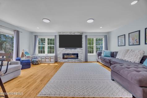 44 Rozalyn Lane Laurence Harbor NJ 08879