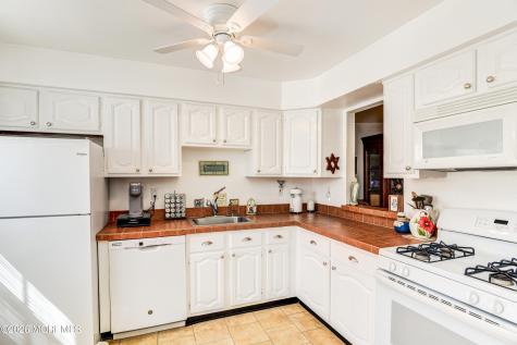 258 Grassmere Court Aberdeen NJ 07747