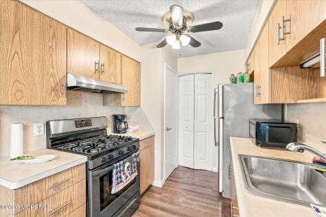 9 Gibraltar Court Barnegat NJ 08005