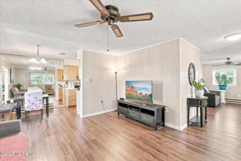 9 Gibraltar Court Barnegat NJ 08005