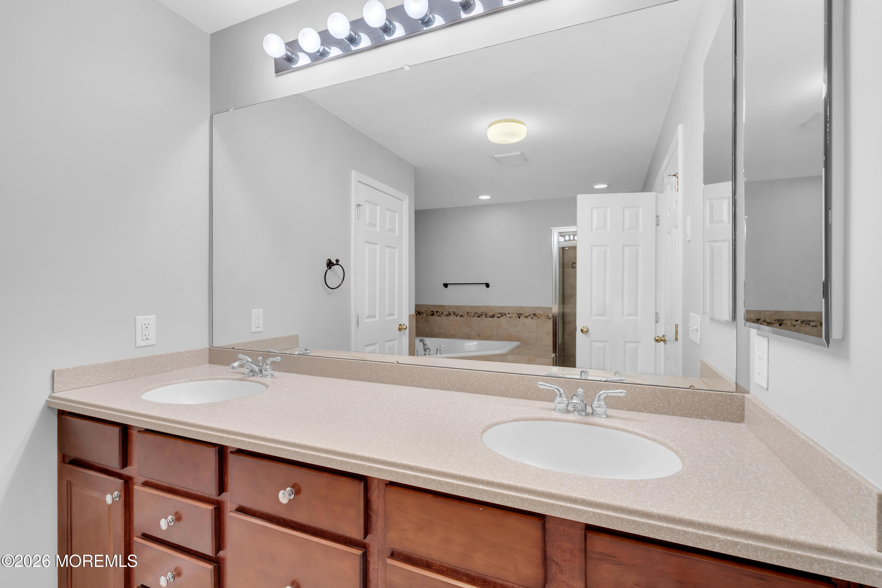 94 Deepwater Circle Manalapan NJ 07726