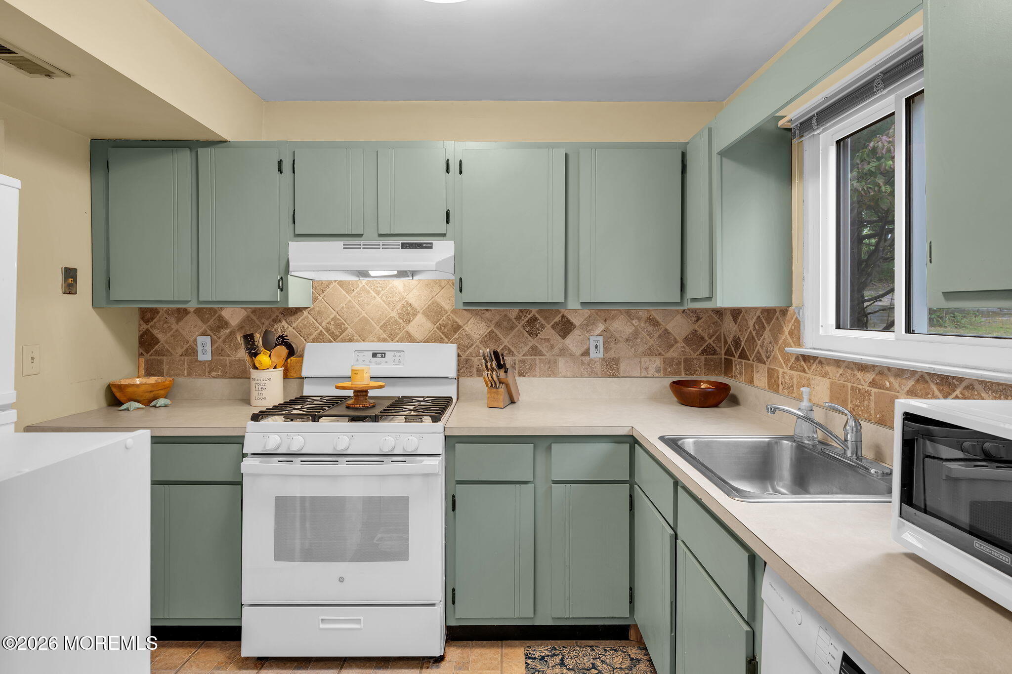 12 Alec Drive Howell NJ 07731