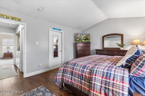 19 Haverford Court Freehold NJ 07728