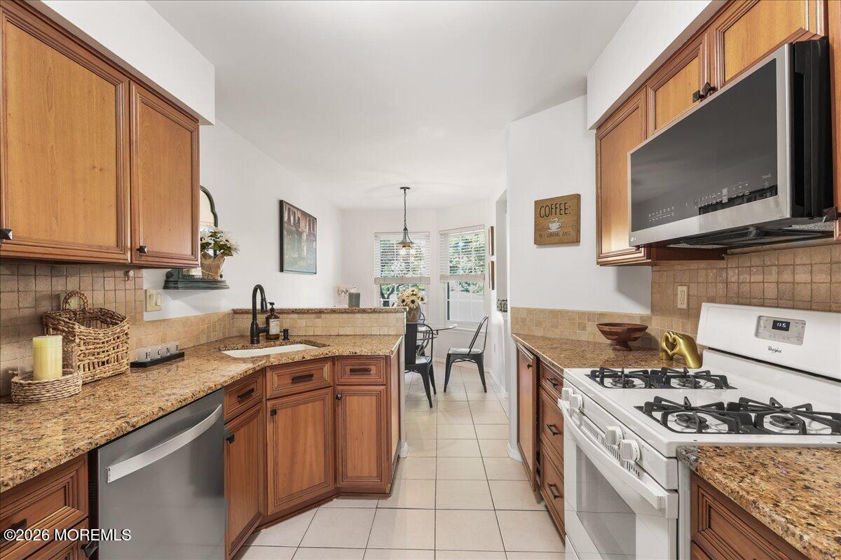 288 Century Way Manalapan NJ 07726