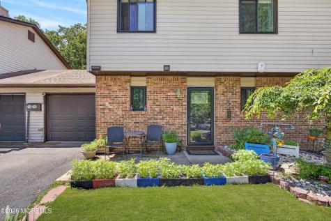 6 Swan Road Howell NJ 07731