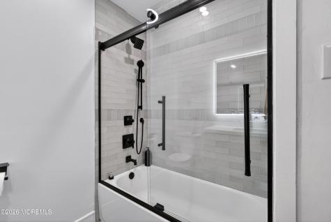 6 Swan Road Howell NJ 07731
