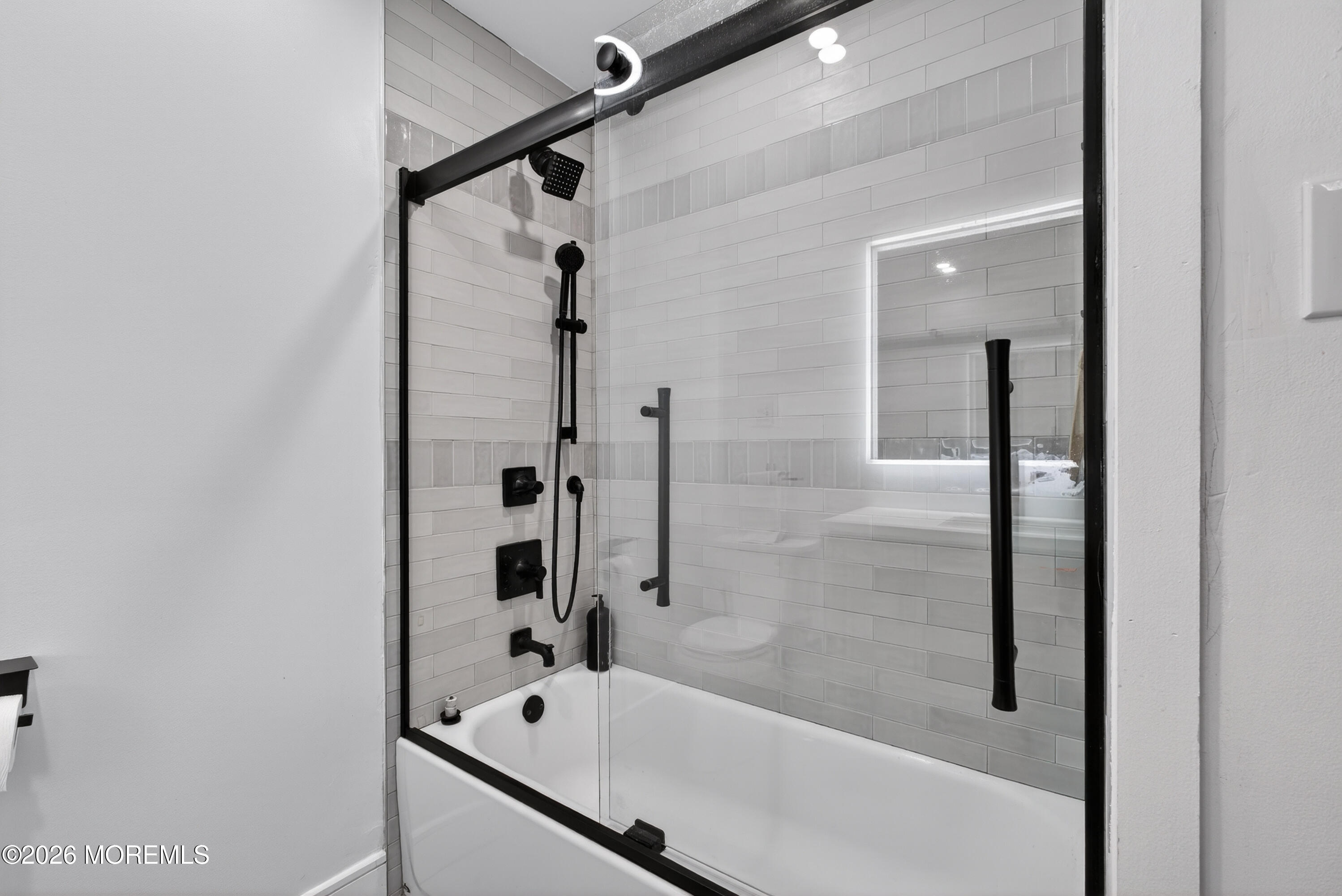 6 Swan Road Howell NJ 07731
