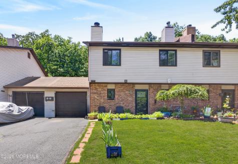 6 Swan Road Howell NJ 07731