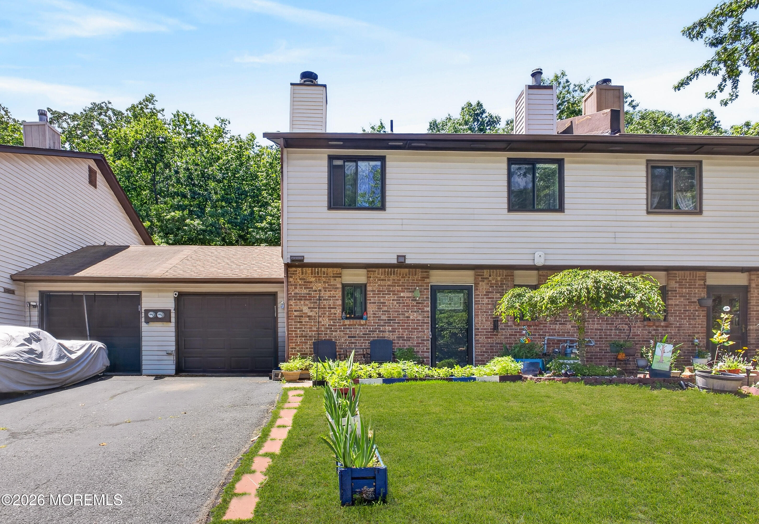 6 Swan Road Howell NJ 07731