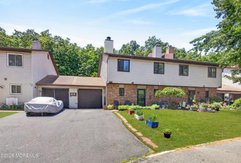 6 Swan Road Howell NJ 07731