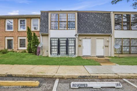 186 Coventry Drive Lakewood NJ 08701