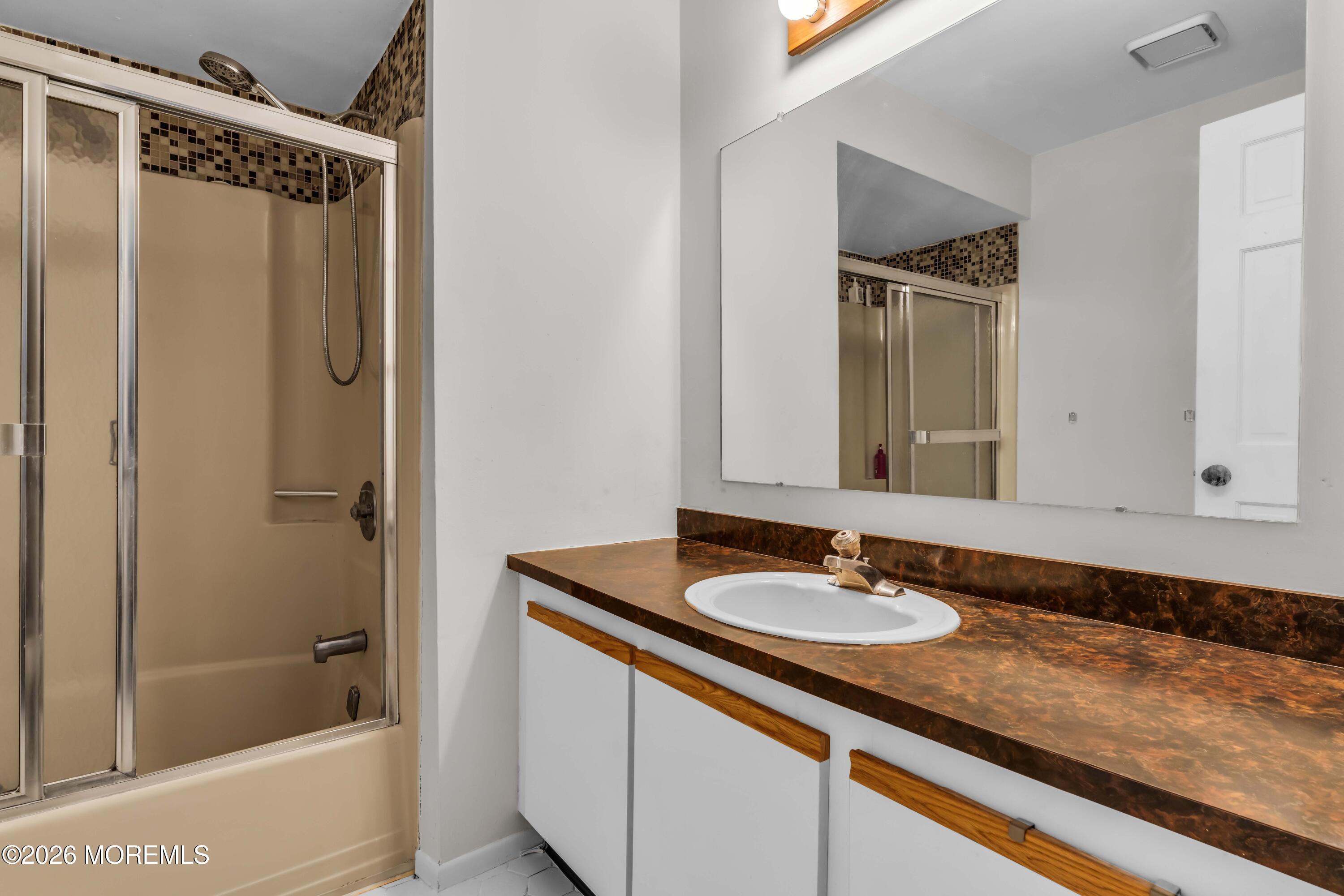 69 Lexington Circle Matawan NJ 07747