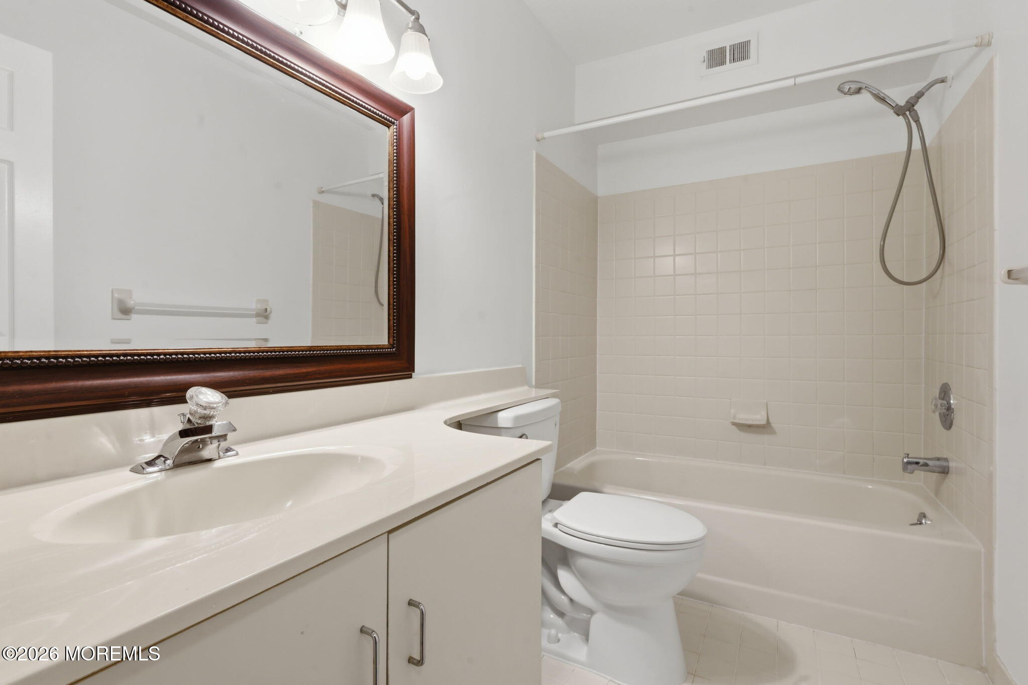 2704 Commons Drive East Brunswick NJ 08816