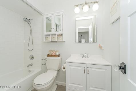 4 Shilling Way Jackson NJ 08527