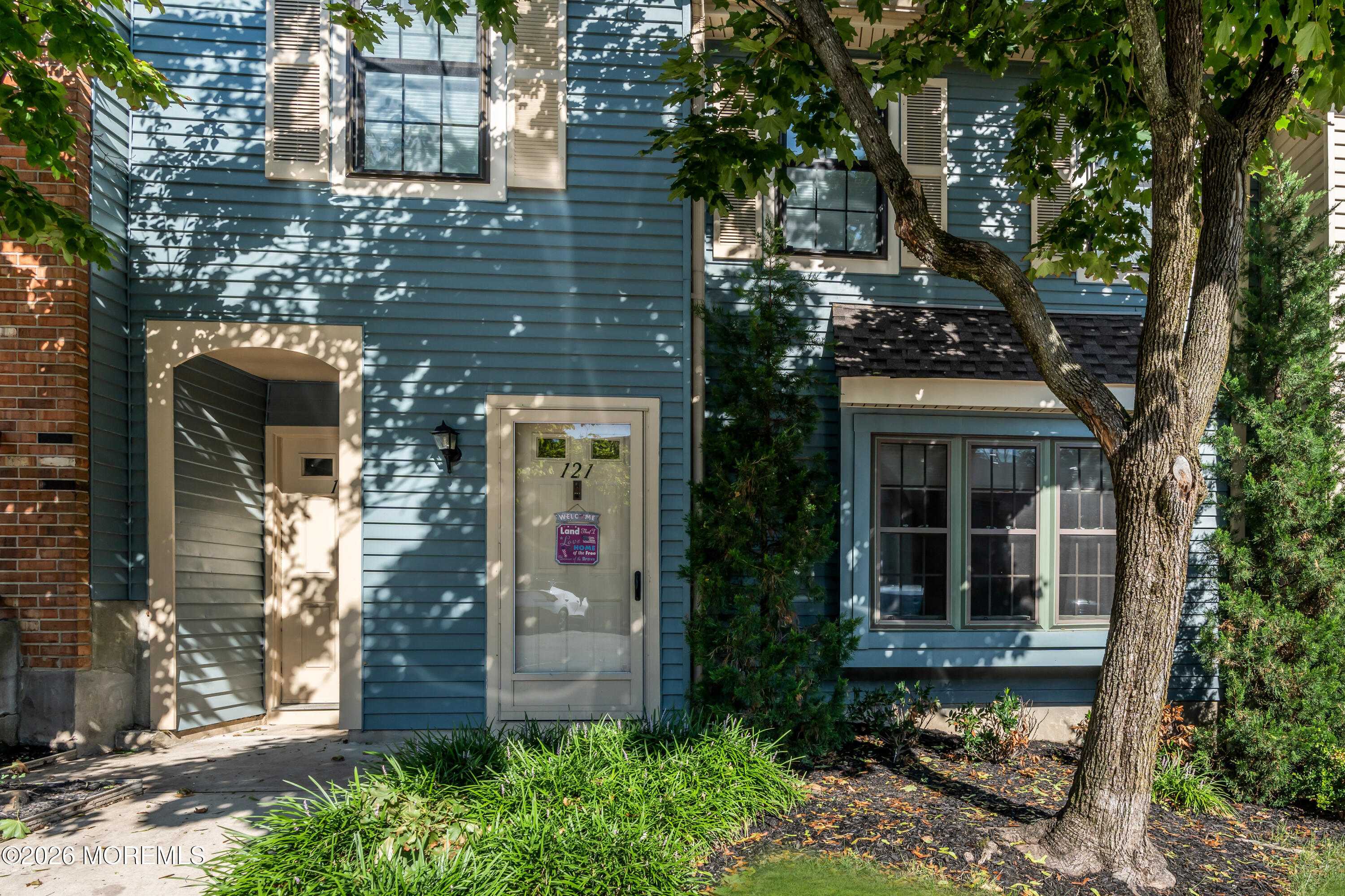 121 Dumbarton Hill Court Aberdeen NJ 07747