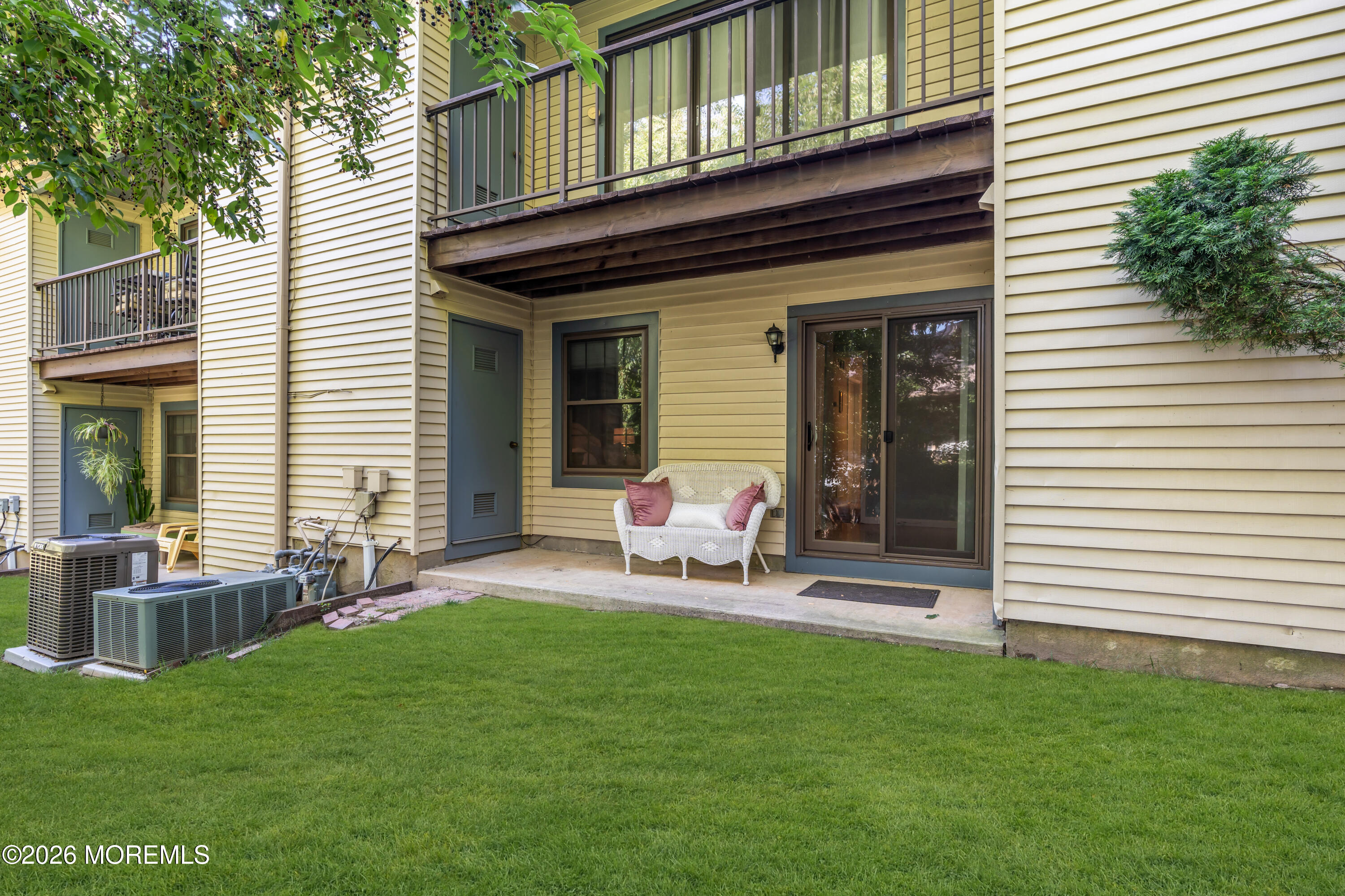 121 Dumbarton Hill Court Aberdeen NJ 07747