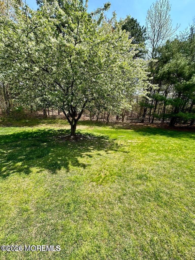 76 Des Moines Court Tinton Falls NJ 07712