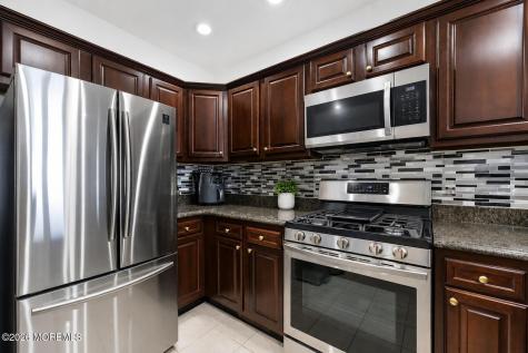 324 Promenade Edgewater NJ 07020