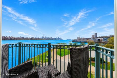 324 Promenade Edgewater NJ 07020