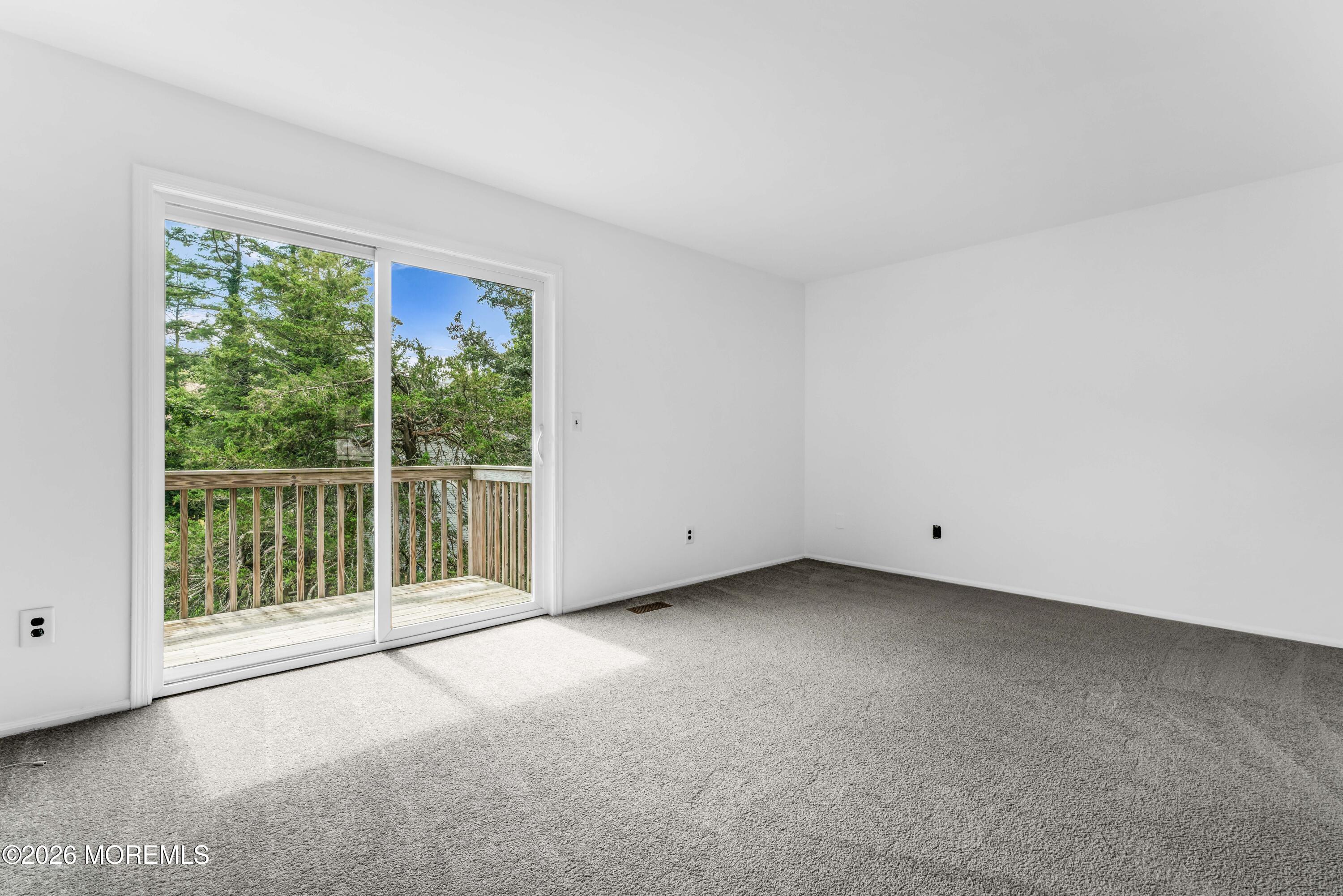206 Bent Trail Toms River NJ 08753