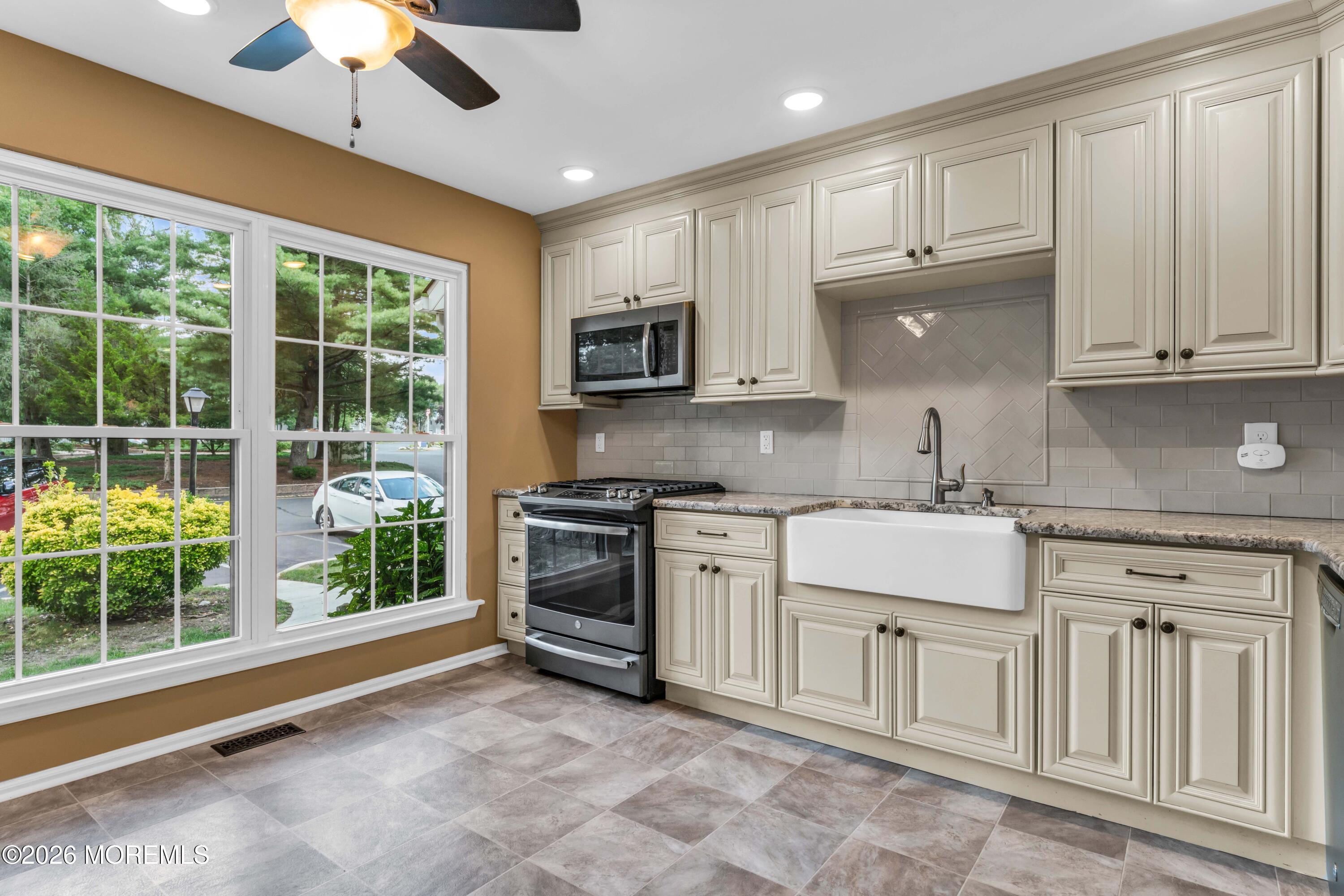 206 Bent Trail Toms River NJ 08753