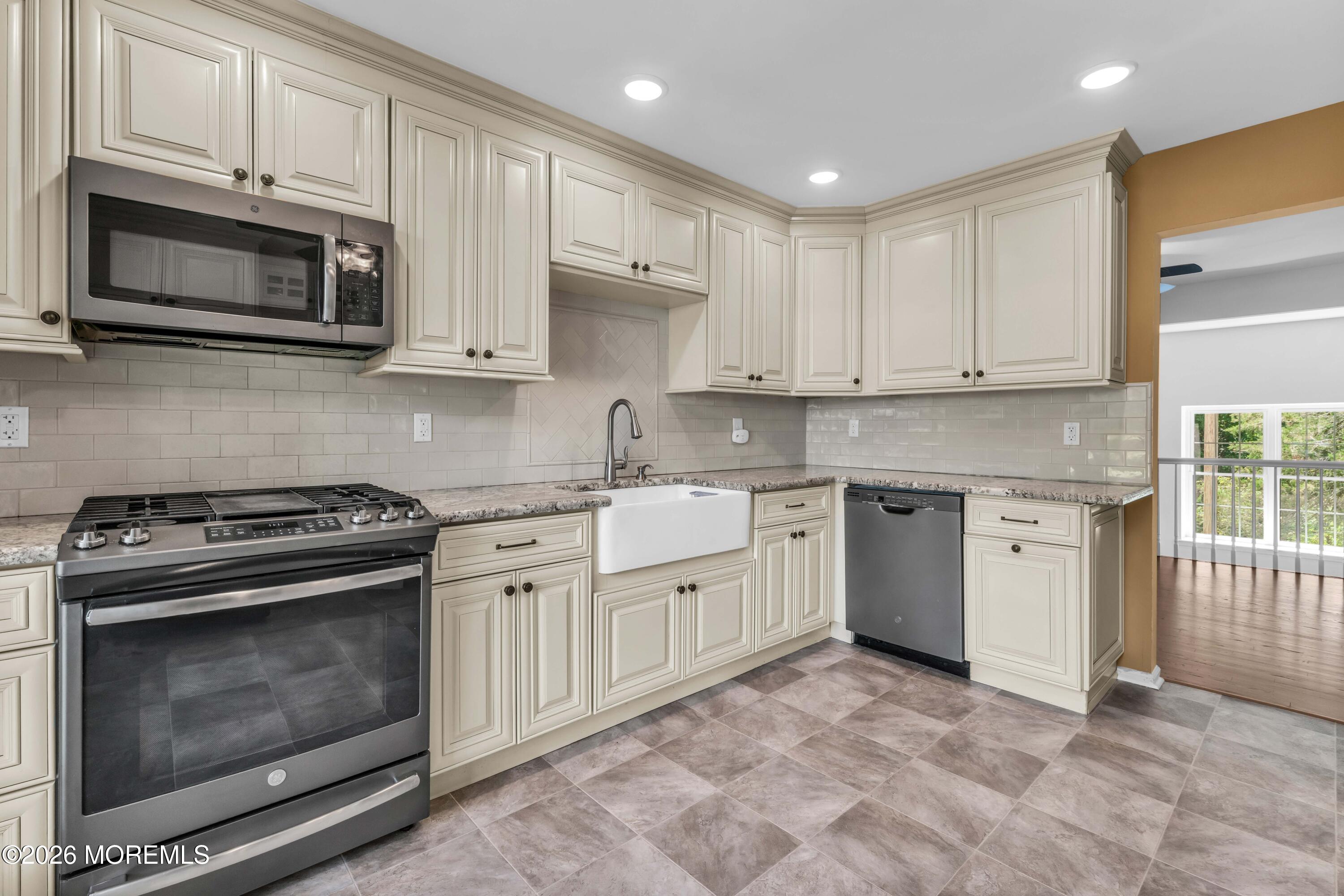 206 Bent Trail Toms River NJ 08753