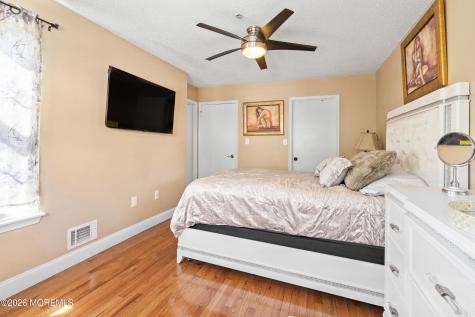 4202 Norma Place Toms River NJ 08755