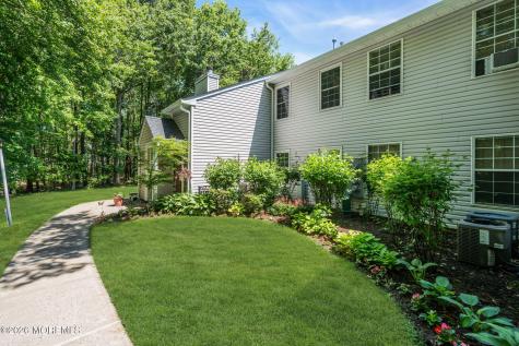 364 Mayfair Place Morganville NJ 07751