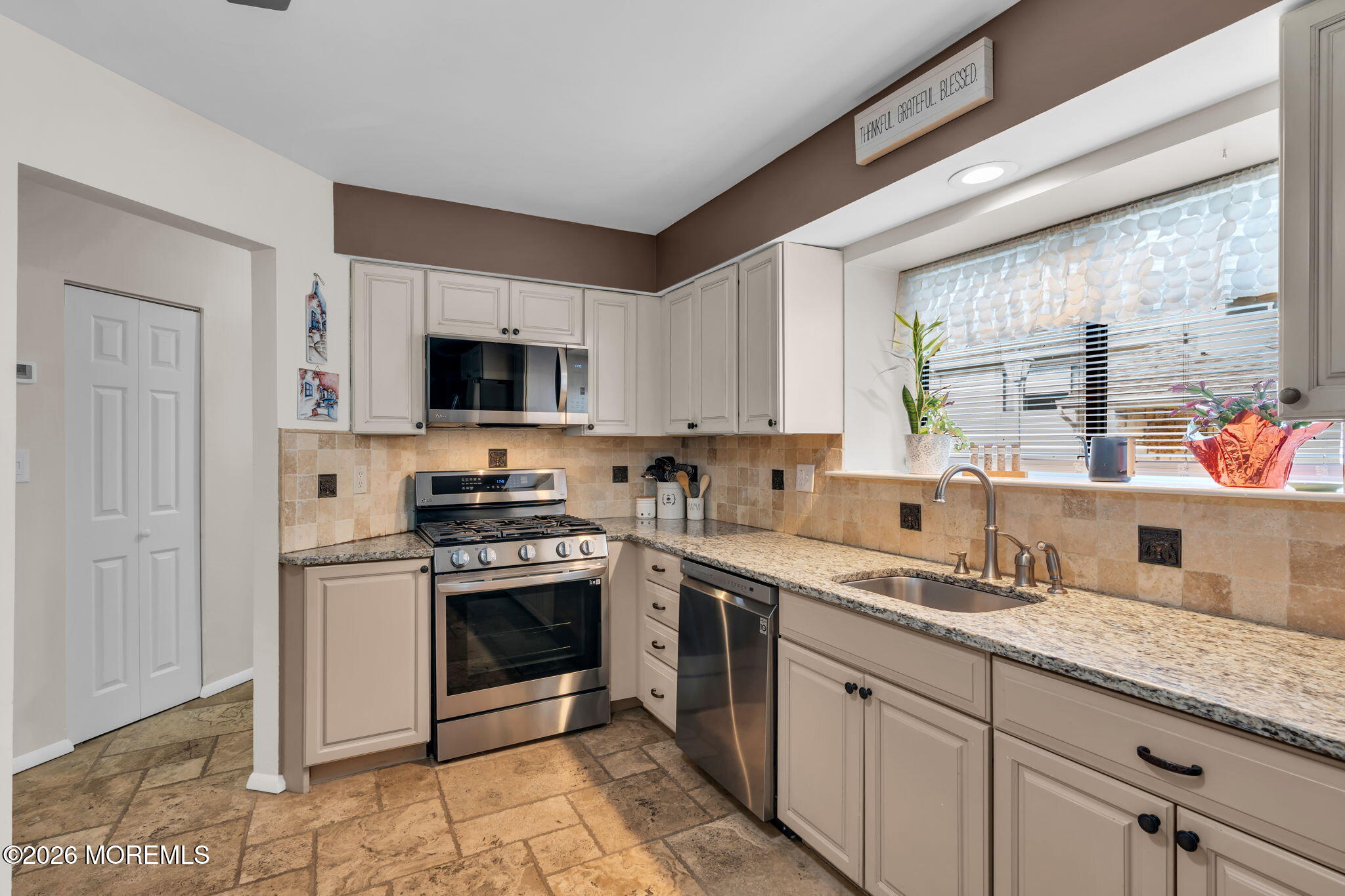 20 Oxford Lane Middletown NJ 07748