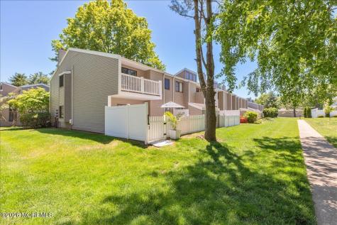 13 Elizabeth Court Tinton Falls NJ 07724