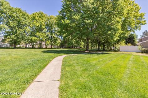 13 Elizabeth Court Tinton Falls NJ 07724