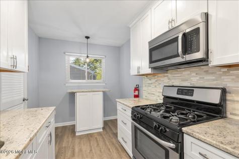 13 Elizabeth Court Tinton Falls NJ 07724
